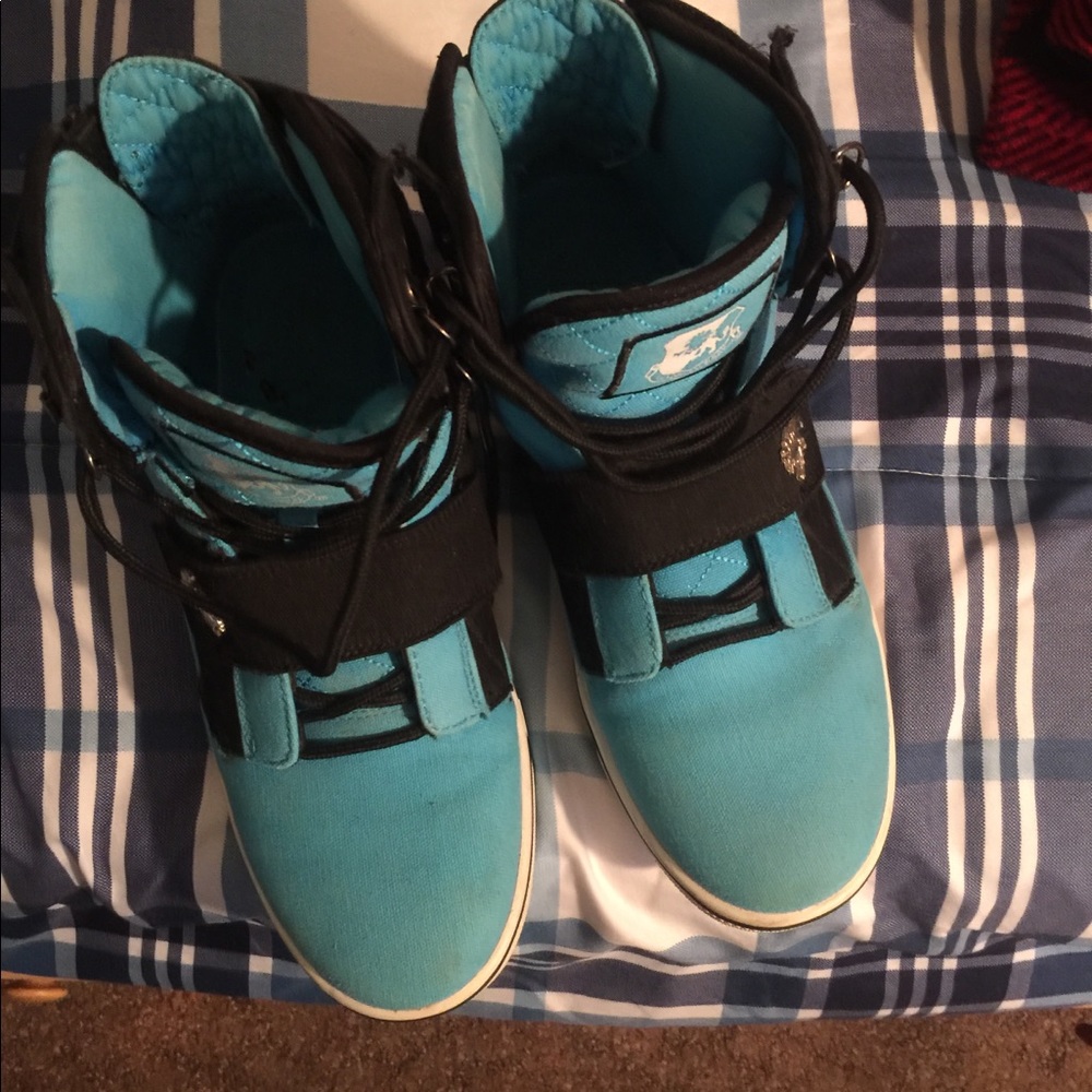 Selling these high shoes